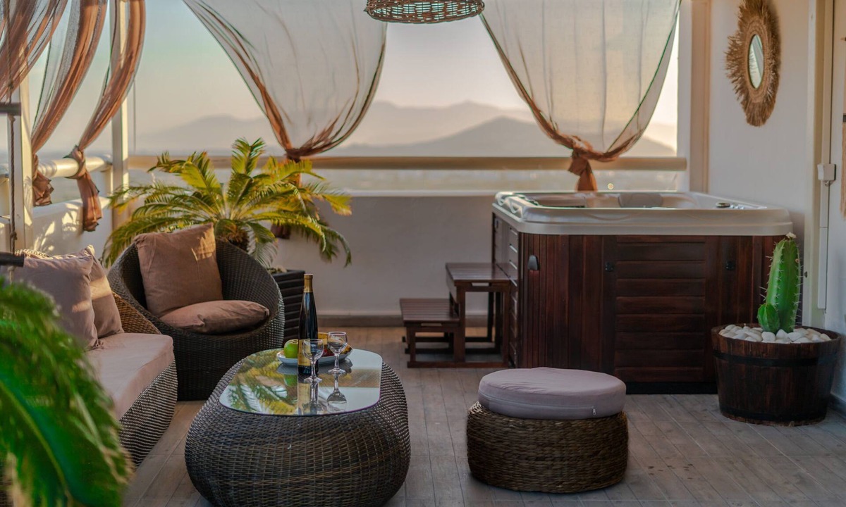 Naxos Town Villa | Black Velvet Naxos