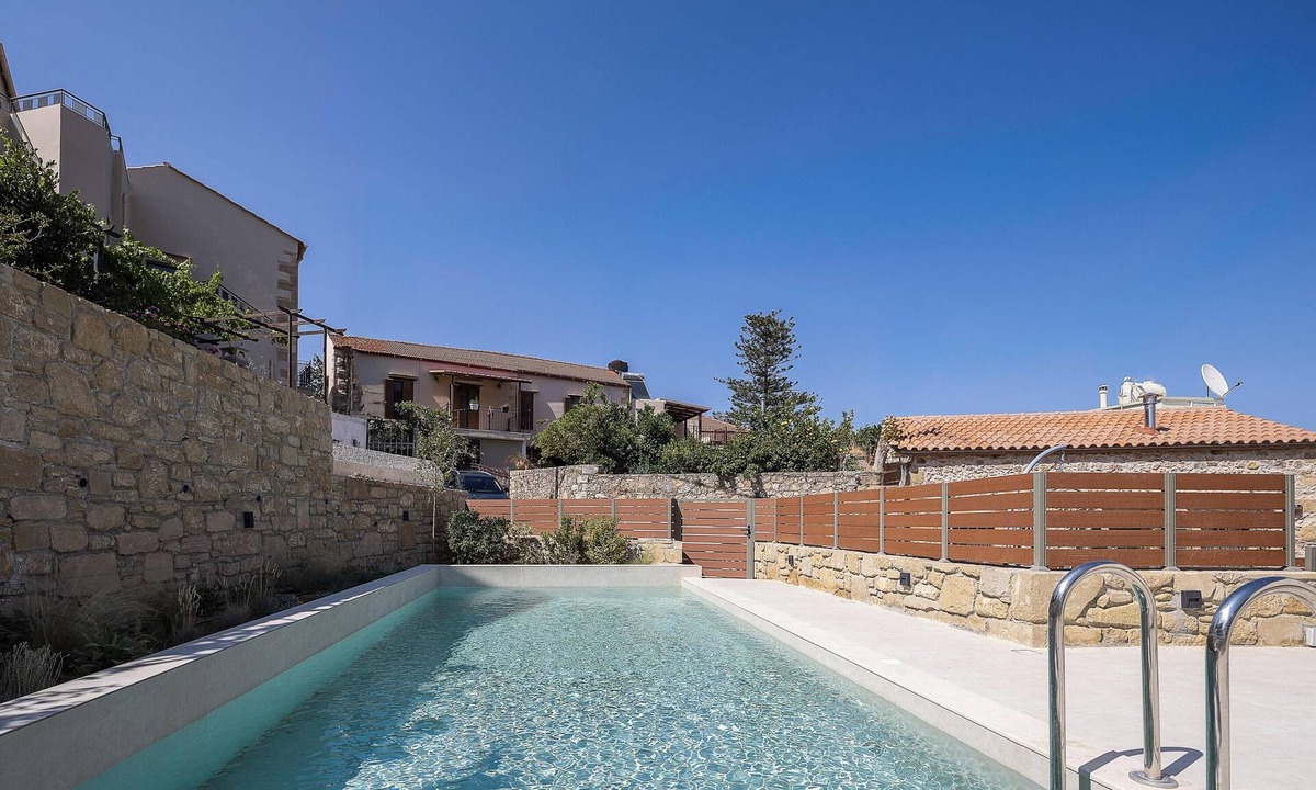 Spilia Villa | Blend of Traditional Elegance and Modern Comfort by etouri