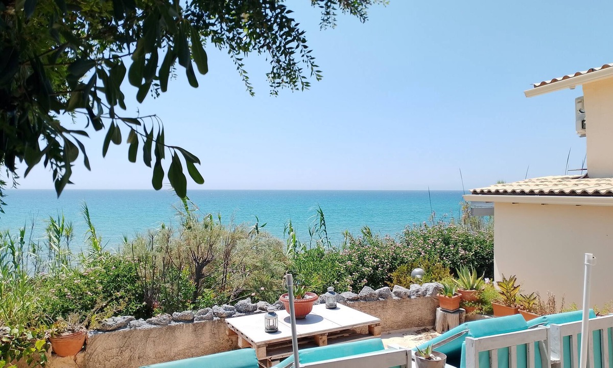 Ag. Georgios Cottage | BLUE ESCAPE - Beachfront Privacy for Groups (12+ yrs)