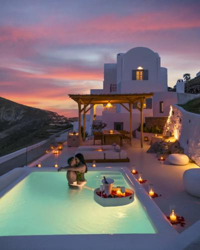 Pyrgos Apartment | Bluewhite Suites & Villa Santorini