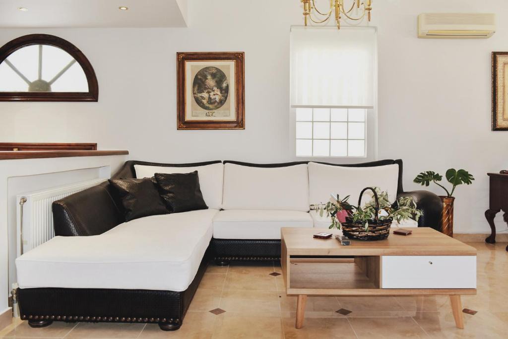 Pythagorio Apartment | Boutique Home in Beating Heart of Pythagorion