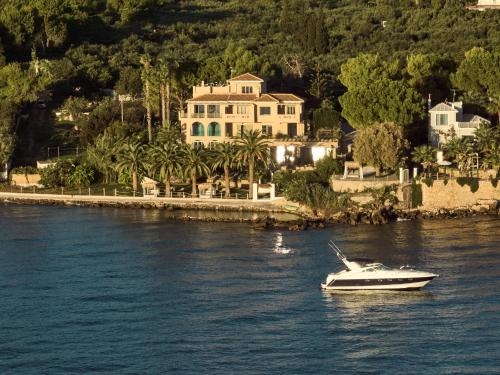 Amoudi Villa | Calypso Suites & Villas