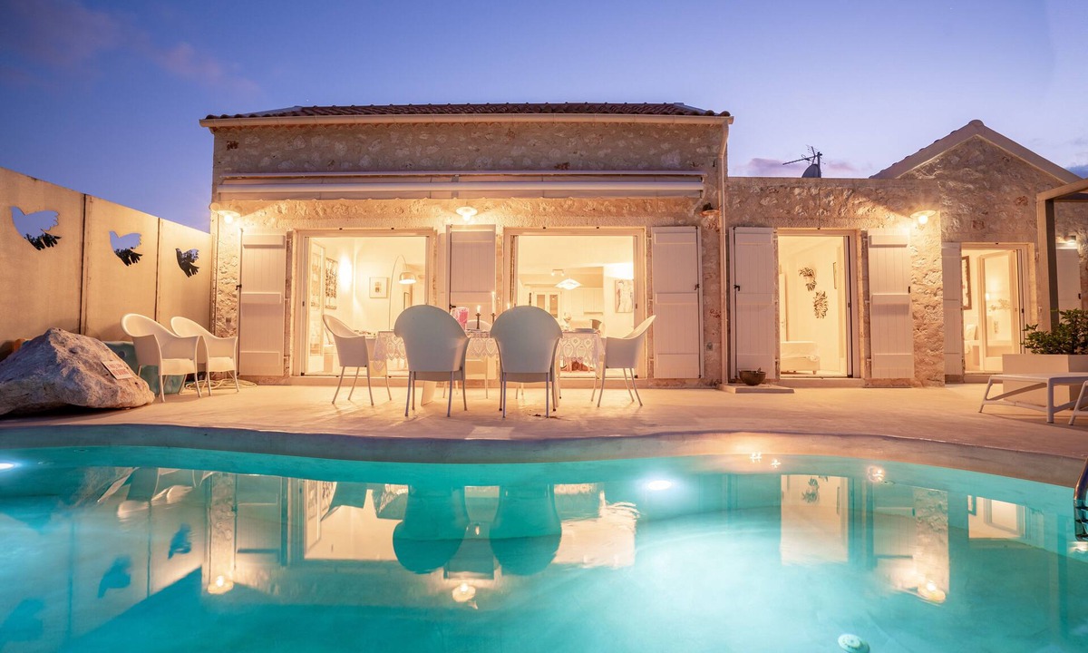 Fiskardo Villa | Casa di GIO sea front stone property, private pool, Fiscardo 500 m, beach 150m