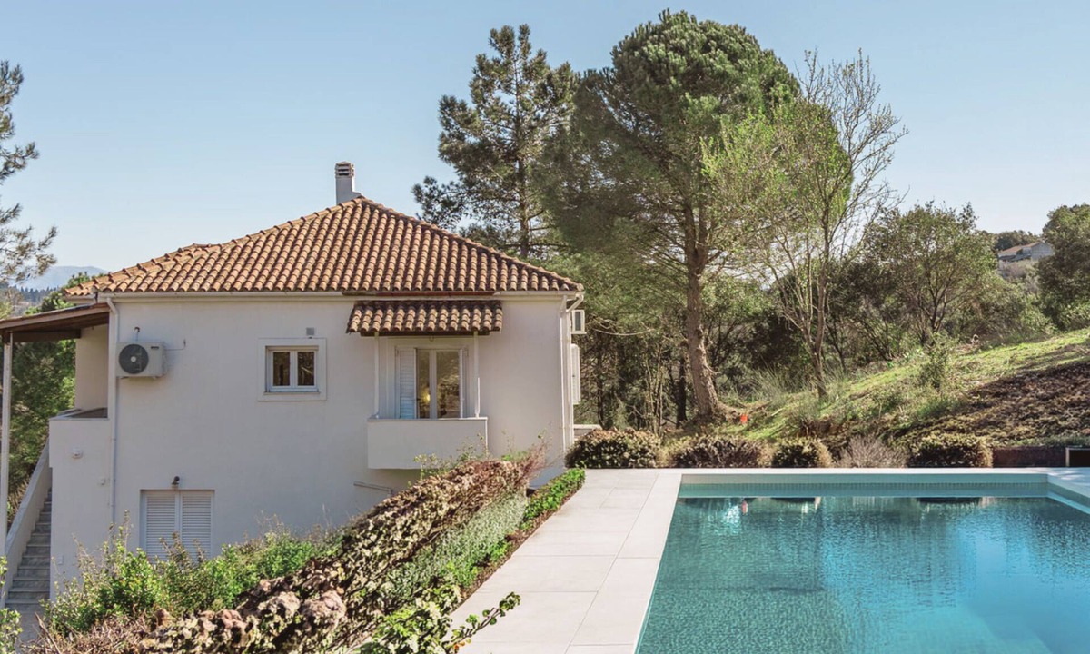 Kefalovriso Villa | Casa Pino-private family villa with pool in Corfu, close to beaches/water park