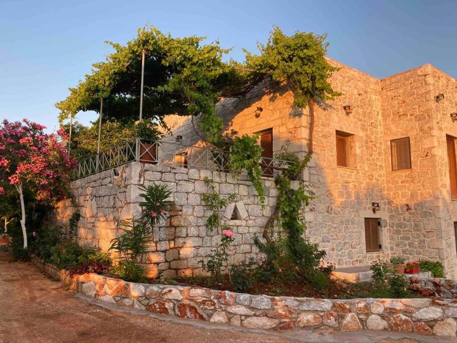 Pyrgou Dirou House | Casa Villalona