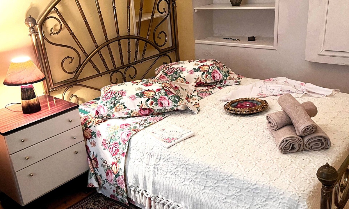 Mytilene House | Charming Retro-Style House with Authentic Hospitality in Lesvos