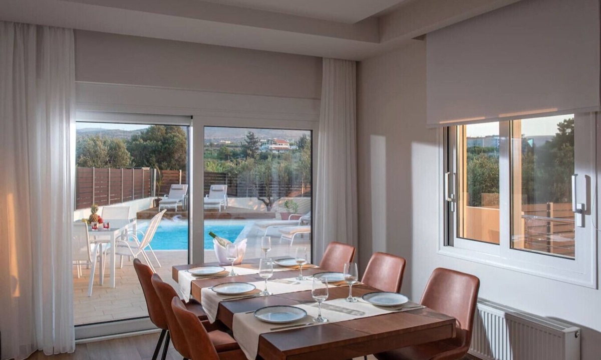 Kato Gouves House | Chic Mediterranean Villa Retreat