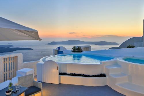 Kamari House | Cloud 9