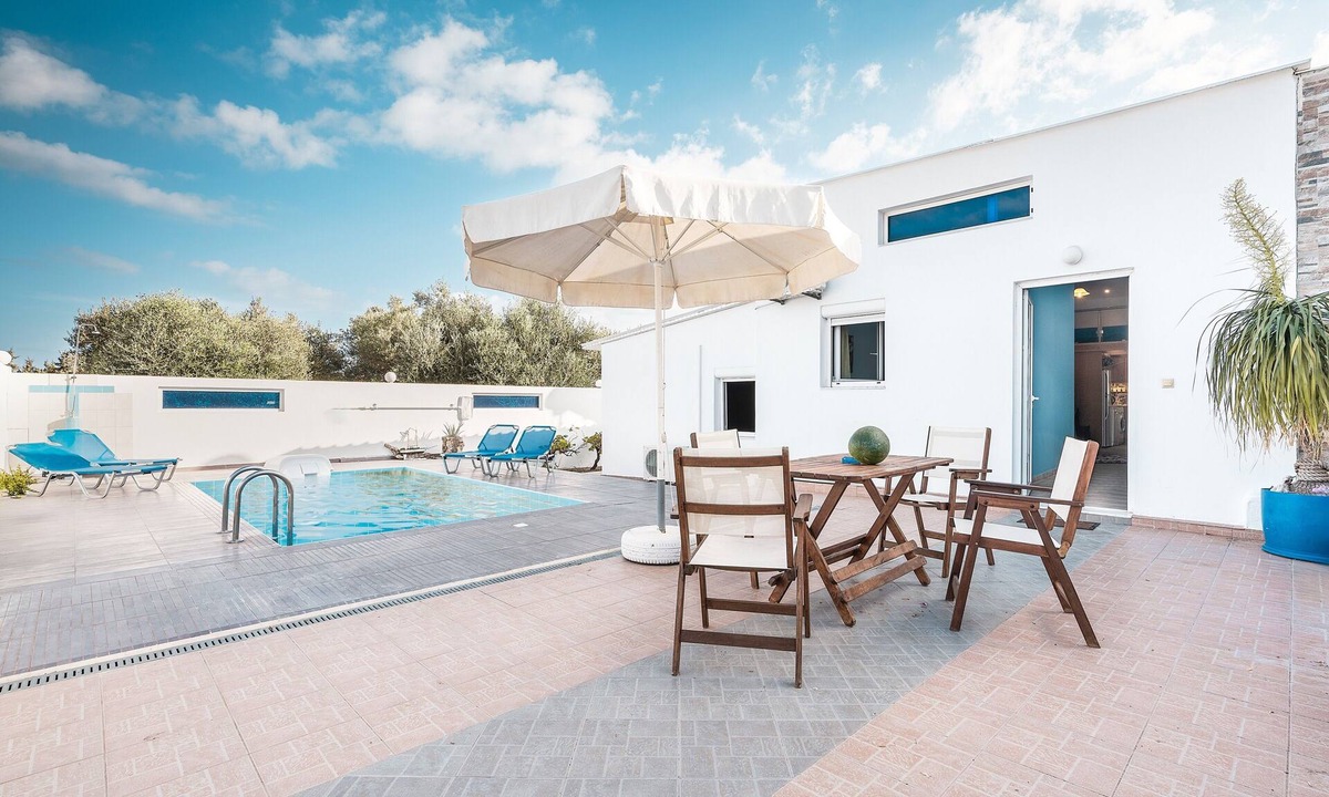 Gennadi Villa | Country House 'Beach Pearl' with Private Pool, Private Terrace and Wi-Fi