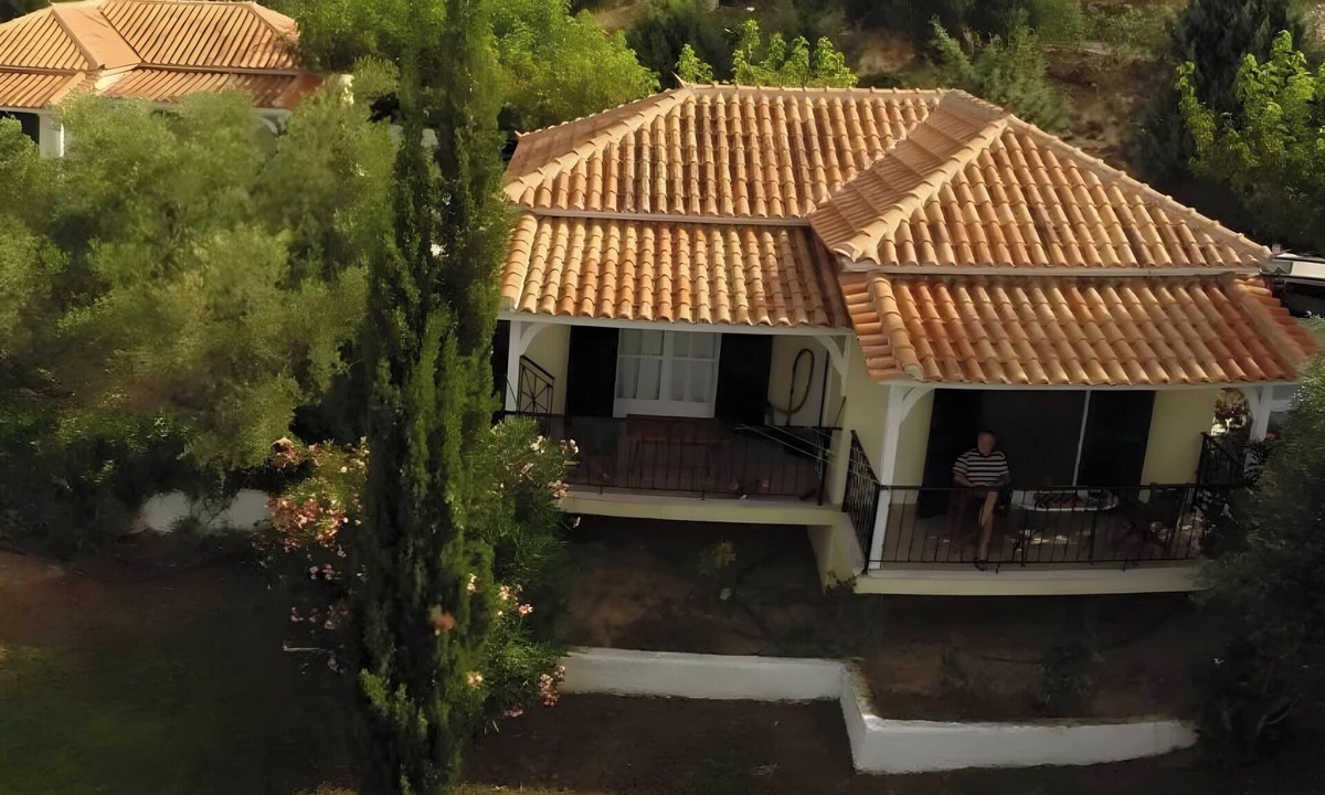 Foinikounta House | Country House 'No 2 Holiday Home 4 Adults' with Sea View, Wi-Fi and Air Conditioning