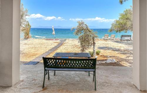 Paralia Apartment | Cozy Apartment In Astros Kynourias With Lake View