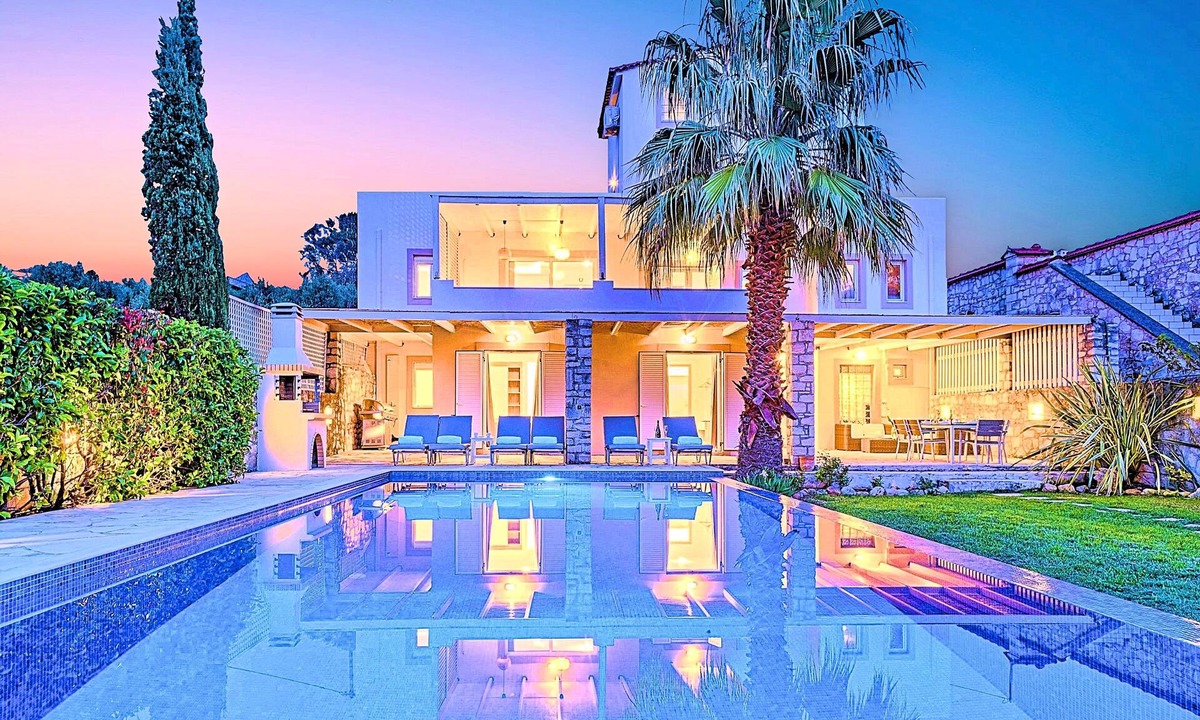 Dramia Villa | Cretan Mansion | Heated Pool