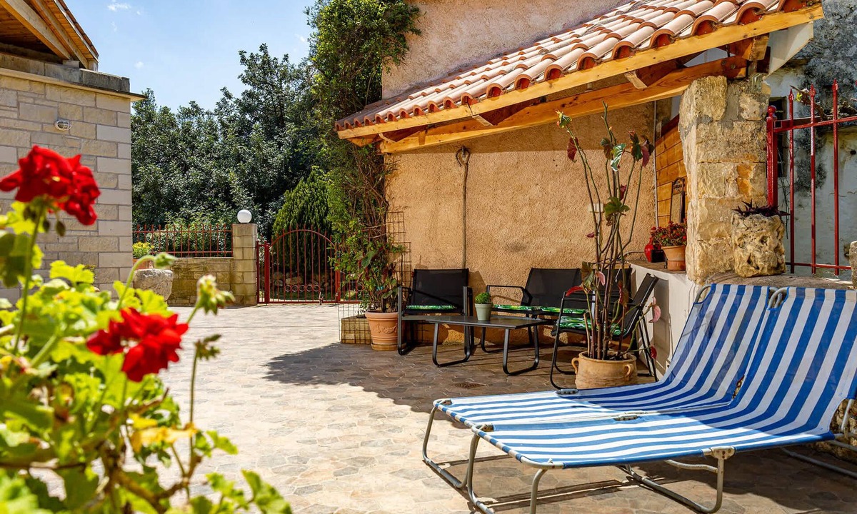 Alikambos House | Crete Charming Countryside Retreat, Private Garden