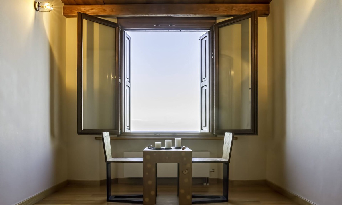 Keramidi Villa | Dionysos Luxury Villa