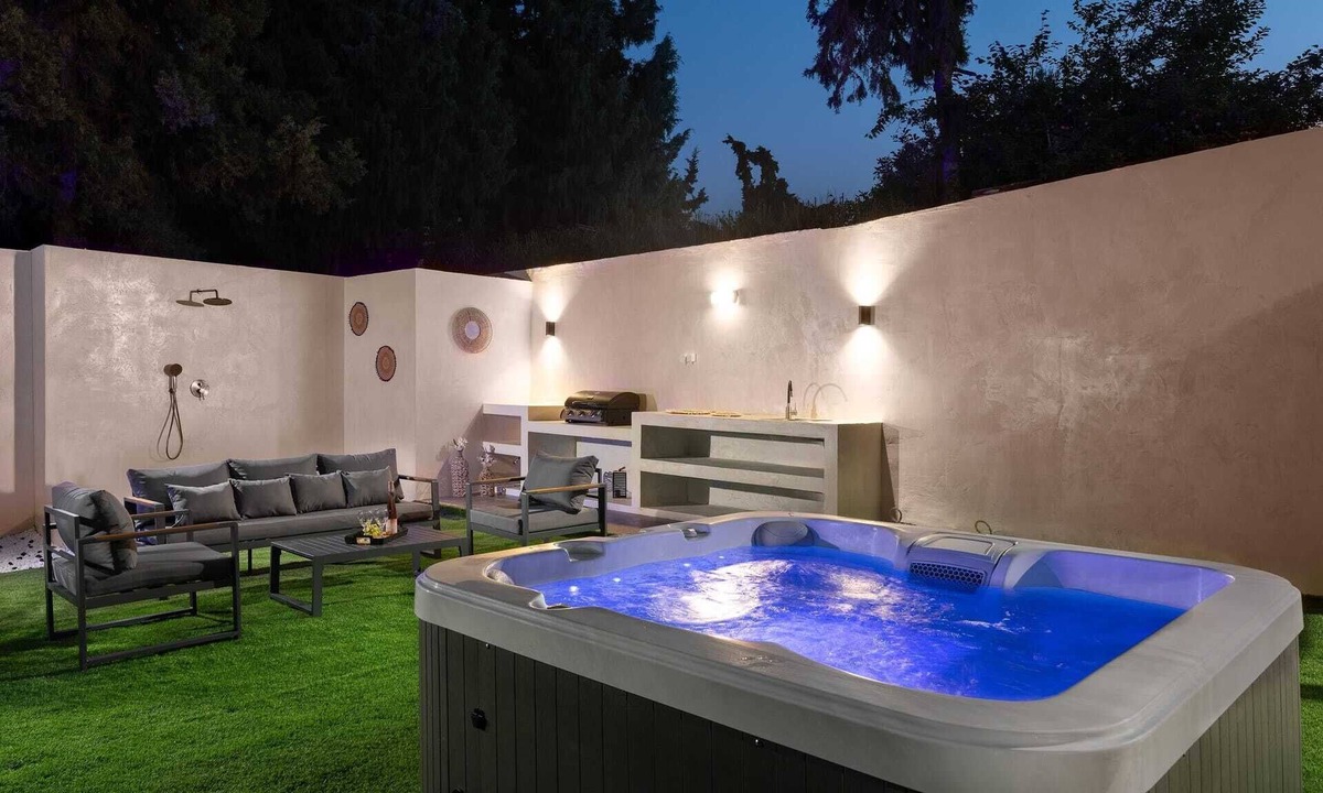 Asgourou Villa | Diverso Inn with Jacuzzi