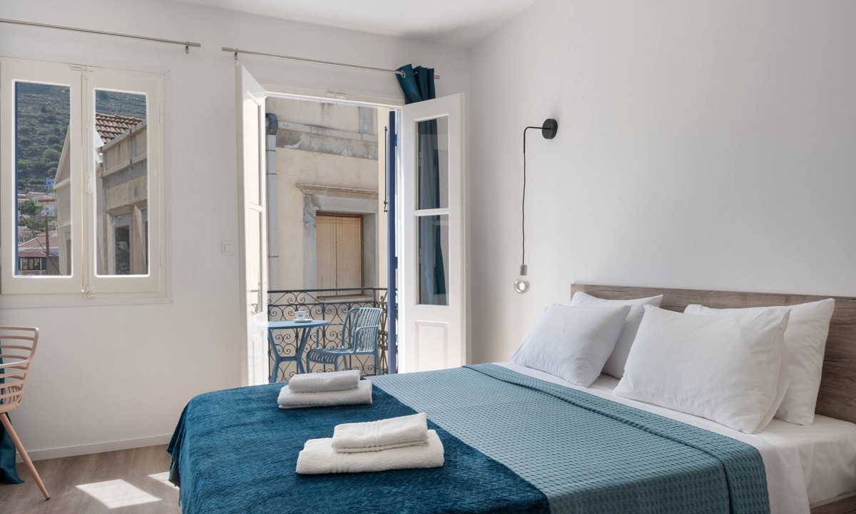 Pedi Apartment | Double 9 Room with Private Balcony, Wi-Fi and Air Conditioning