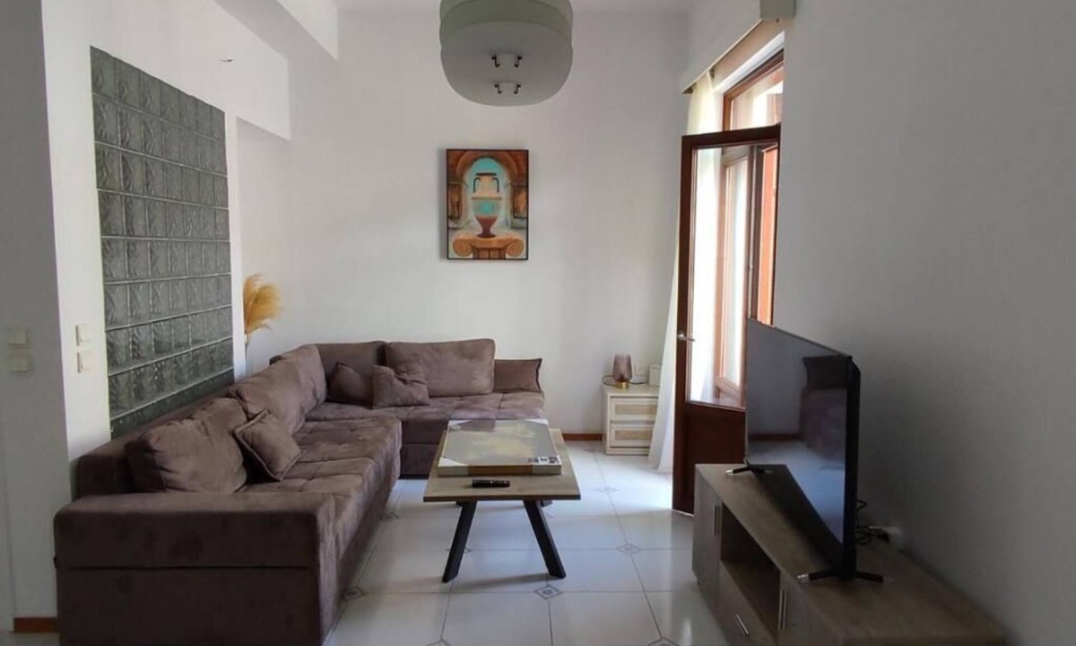Gefira Mpania Apartment | Dr. J. Spon Apartment