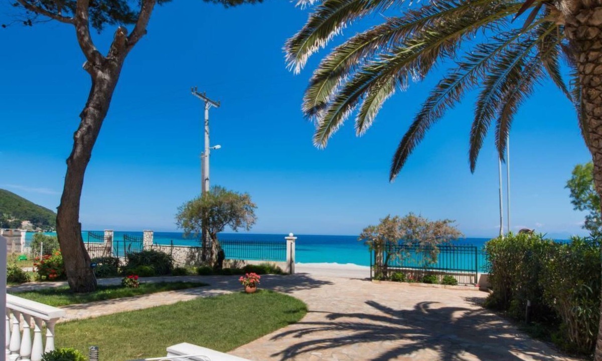 Agios Ioannis Apartment | Eine unabhängige, voll ausgestattete Wohnung direkt am Meer. by Interhome