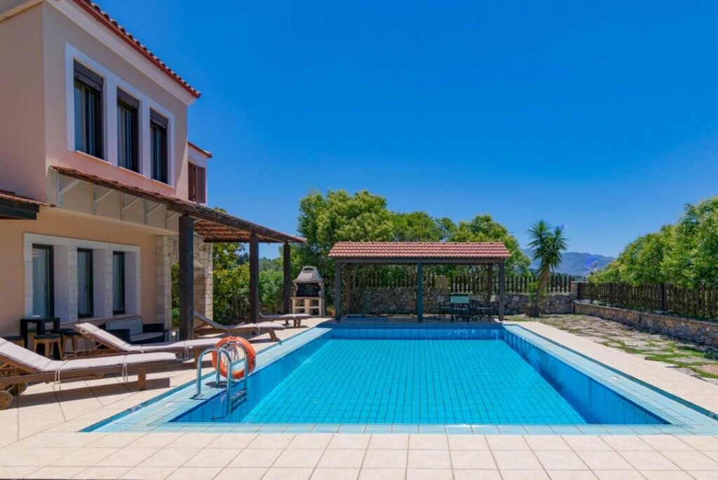 Kefalas Villa | Ekklisies Tria: Large Private Pool, A/C, WiFi