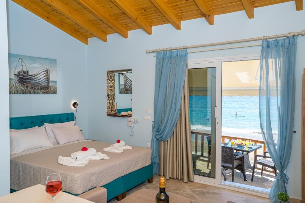 Agios Gordios Apartment | Elena's Seaside Apartments & Studios