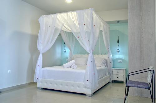 Platanitis Apartment | Epipleon Luxury Suites -101- Δωμάτιο 45τμ με βεράντα 30τμ μπροστά στη θάλασσα