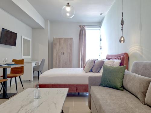 Platanitis Apartment | Epipleon Luxury Suites - 103 - Δωμάτιο 35τμ με βεράντα 35τμ μπροστά στη θάλασσα