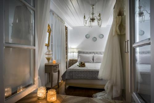 Skopelos Town Villa | Evagelia's deluxe villa-Jacuzzi in Skopelos center