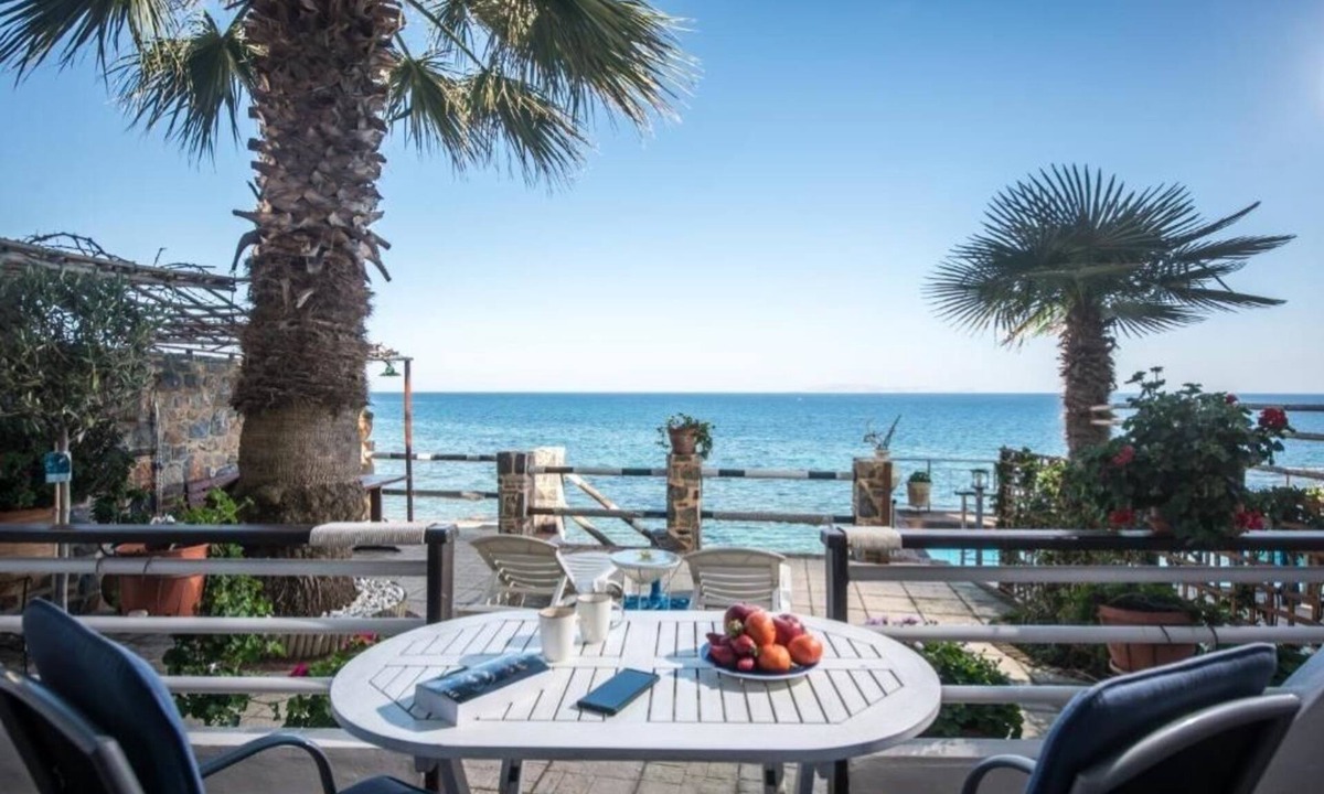 Palaiokastro Apartment | Exclusive Seaside Retreat : Apartment with terrace