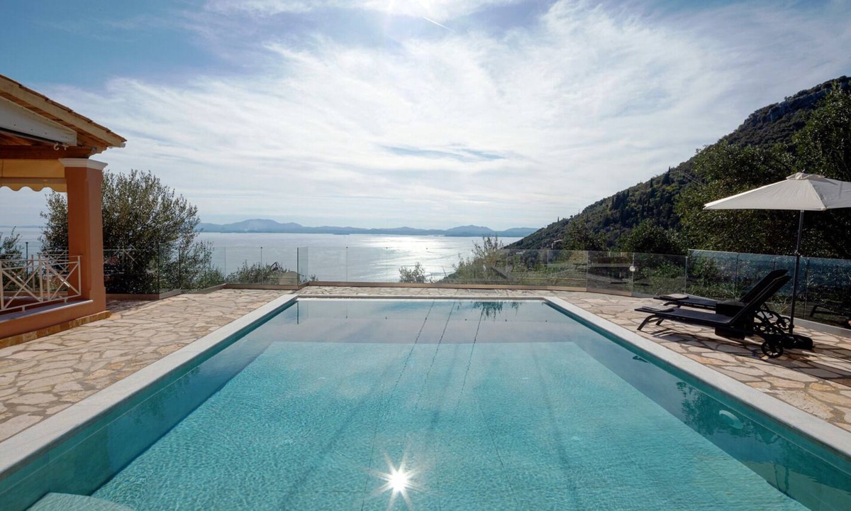 Agni Villa | Fabulous three bedroom villa with stunning sea views