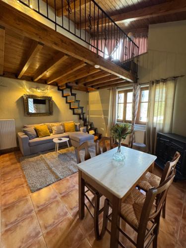 Arachova Apartment | Frigias 4