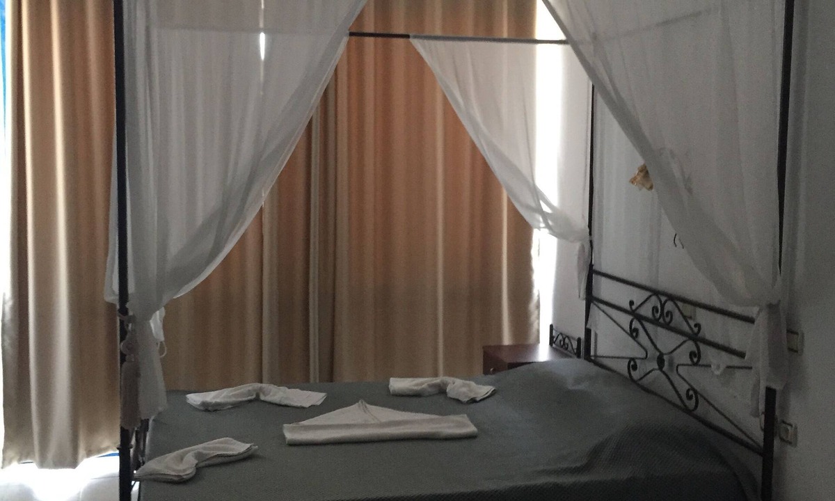 Stegna Apartment | Front of the Sea Garden View Apartments