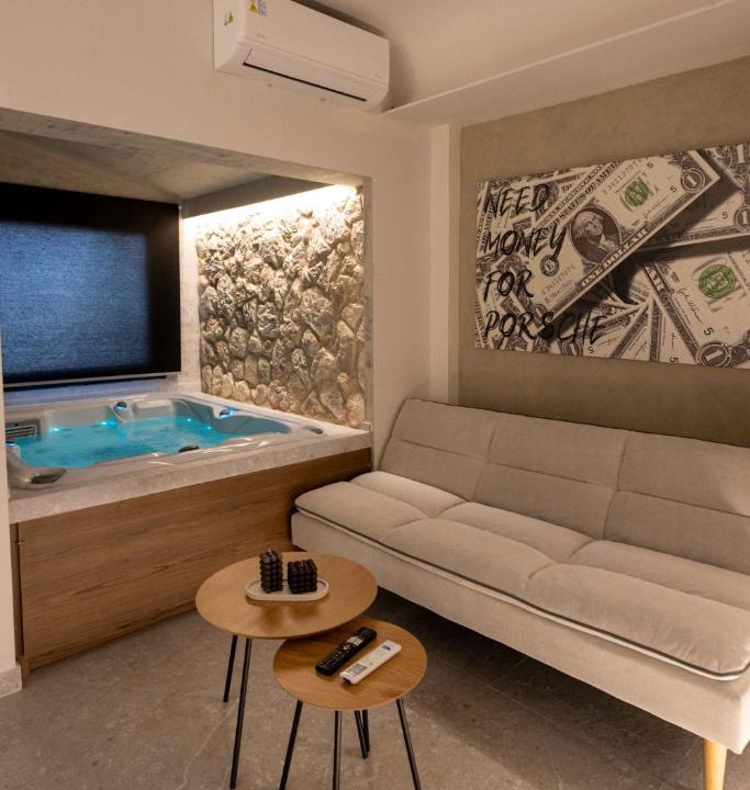 Larissa Apartment | Frourio Lodge A4