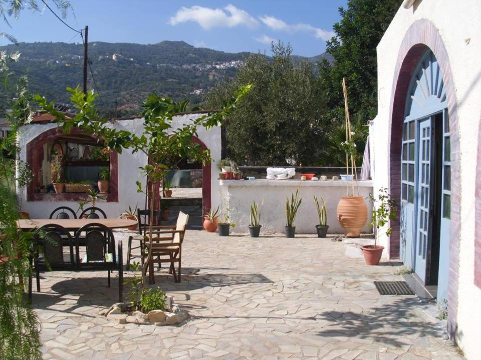 Palaiokastro Bed & Breakfast | Gabriellas Garden