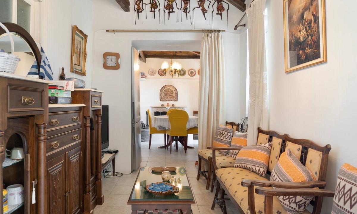 Aigialeia House | Giannis Mountain House Country Retreat with Mountain View and Private Yard