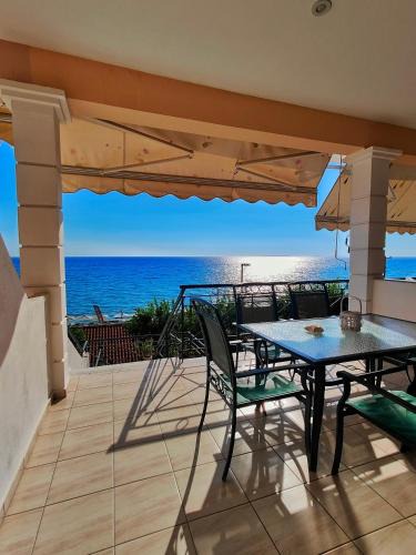 Loutsa House | Golden Horizon Haven