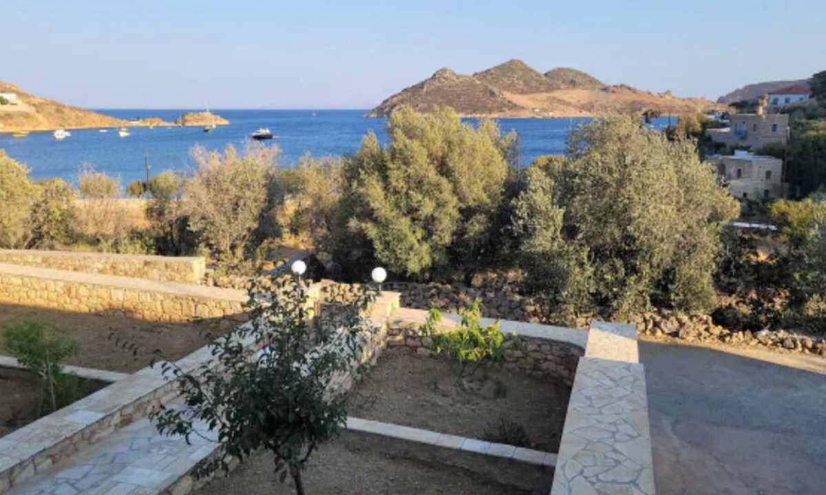 Grikos Villa | Greek Island Villa - Walk to pristine Grikos Bay!