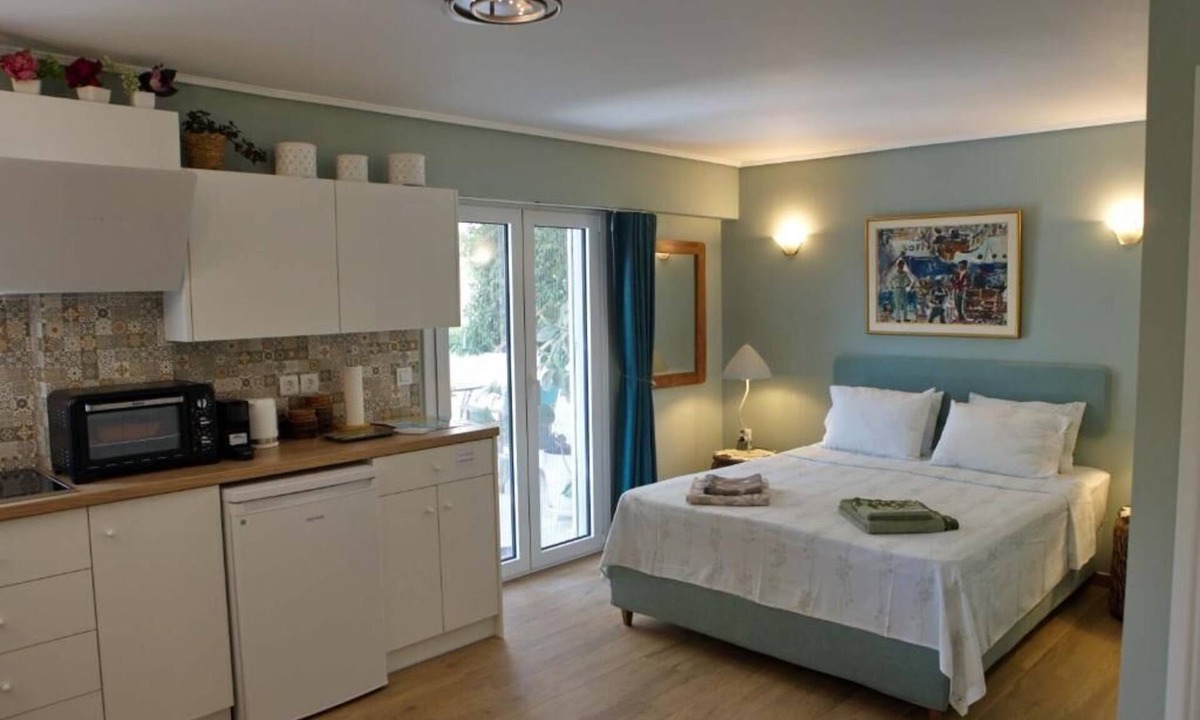 Nafplio Apartment | Green house studio/near Old town/Private terrace.