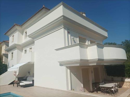 Lagonissi House | Guest apartment within a villa in Lagonissi
