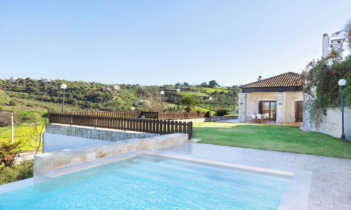 Athanatoi Villa | Hill top casa vigna