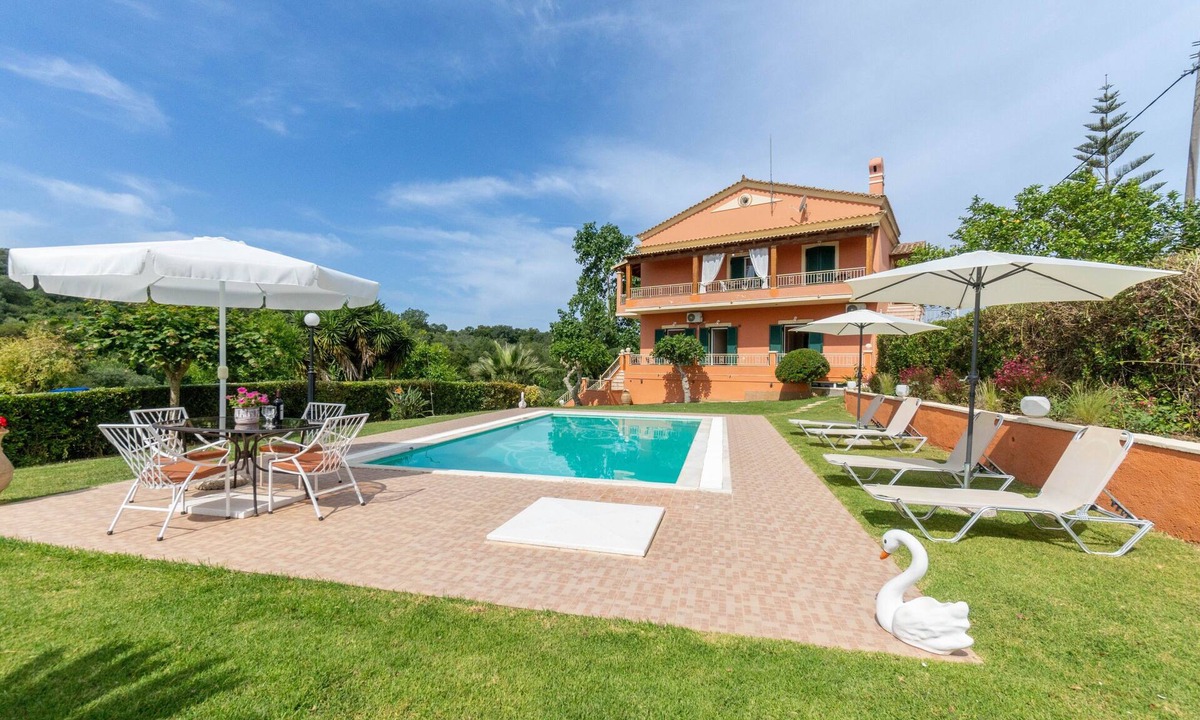 Corfu Town Apartment | Holiday Apartment "Even Ezer" with Sea View, Private Pool & Wi-Fi