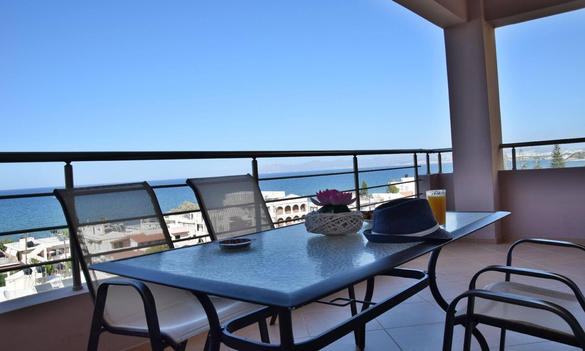 Kato Stalos Apartment | Holiday apartment Rubini 1