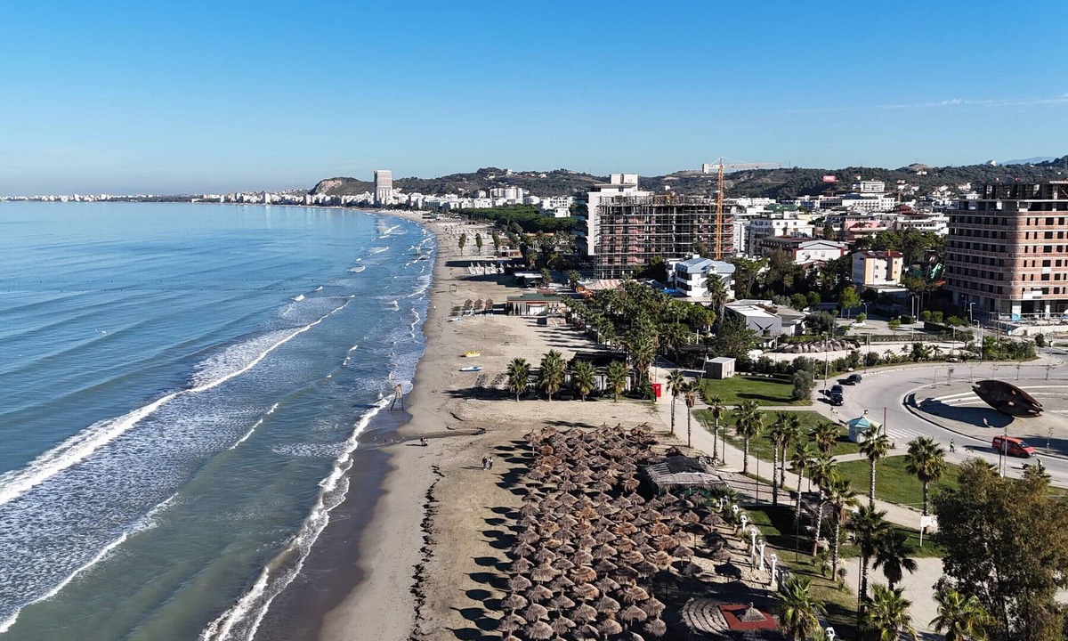 Golem Apartment | Holiday Apartment in Golem 070, Durres, Albania
