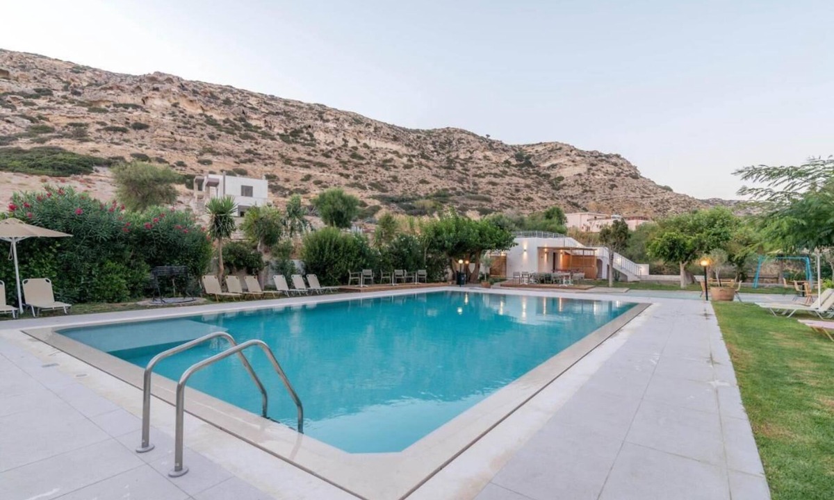 Matala Apartment | Holiday Apartment "Tsaner Superior" near Beach with 3 Balconies & Wi-Fi