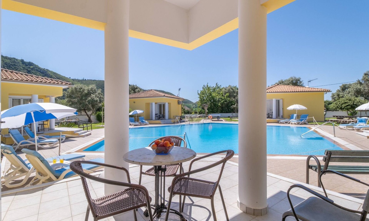 Agios Ioannis House | Holiday Home 'Kallisto' with Mountain View, Wi-Fi and Air Conditioning
