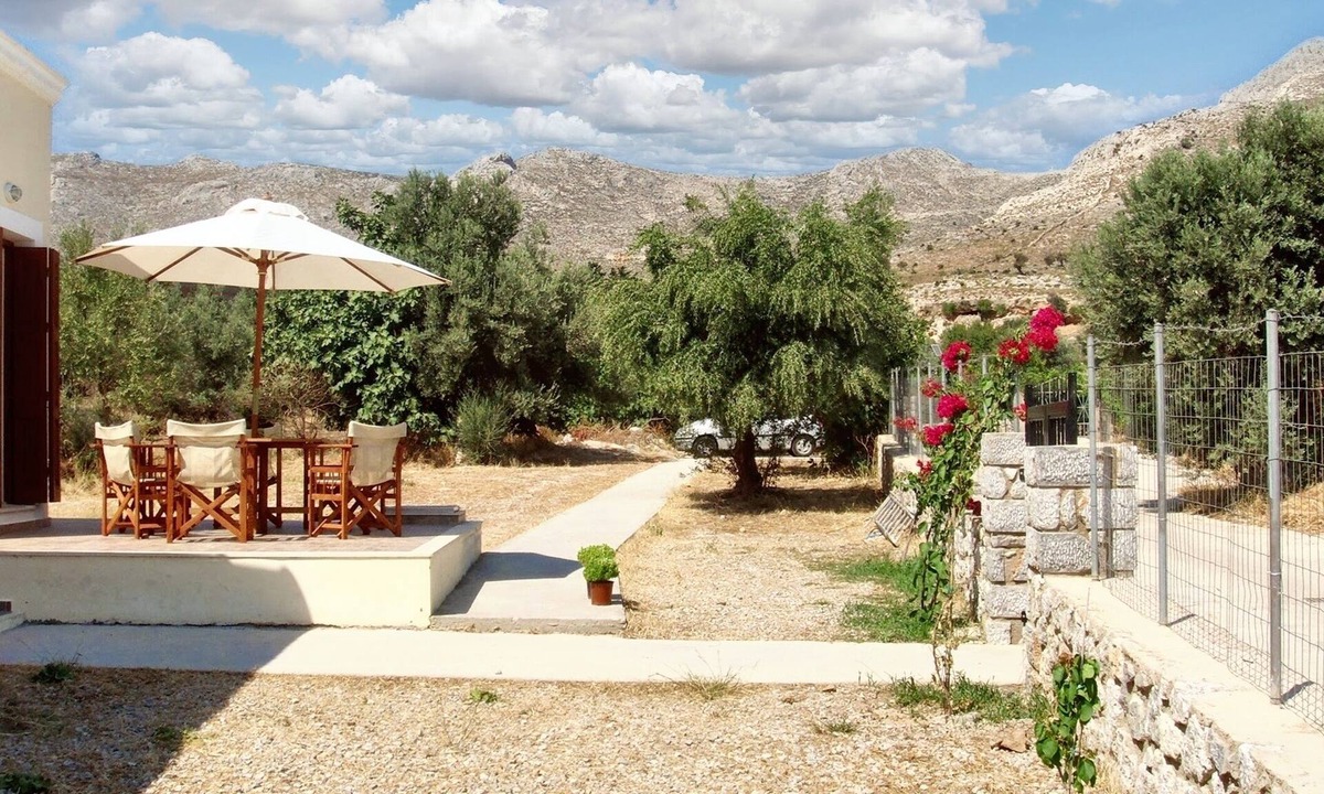 Kalymnos Villa | Homerez - Chic Villa in Kalymnos with Mountain View