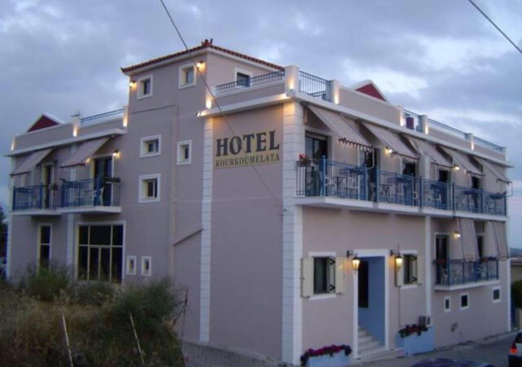 Metaxata Hotel | Hotel Kourkoumelata