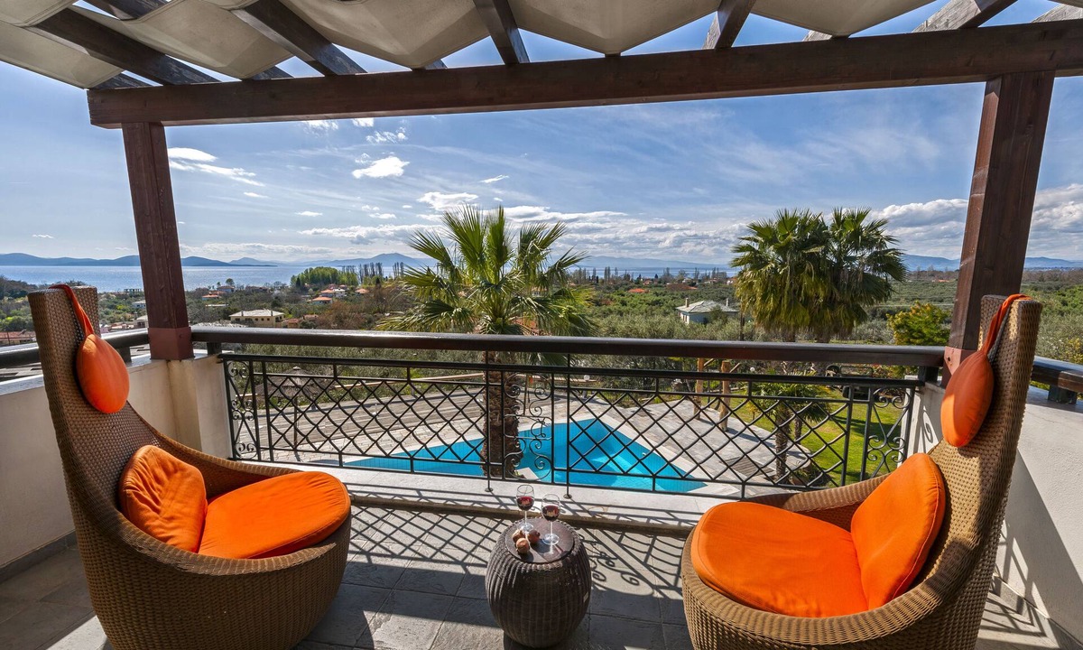 Koropi Apartment | Iakovakis Suites & Spa