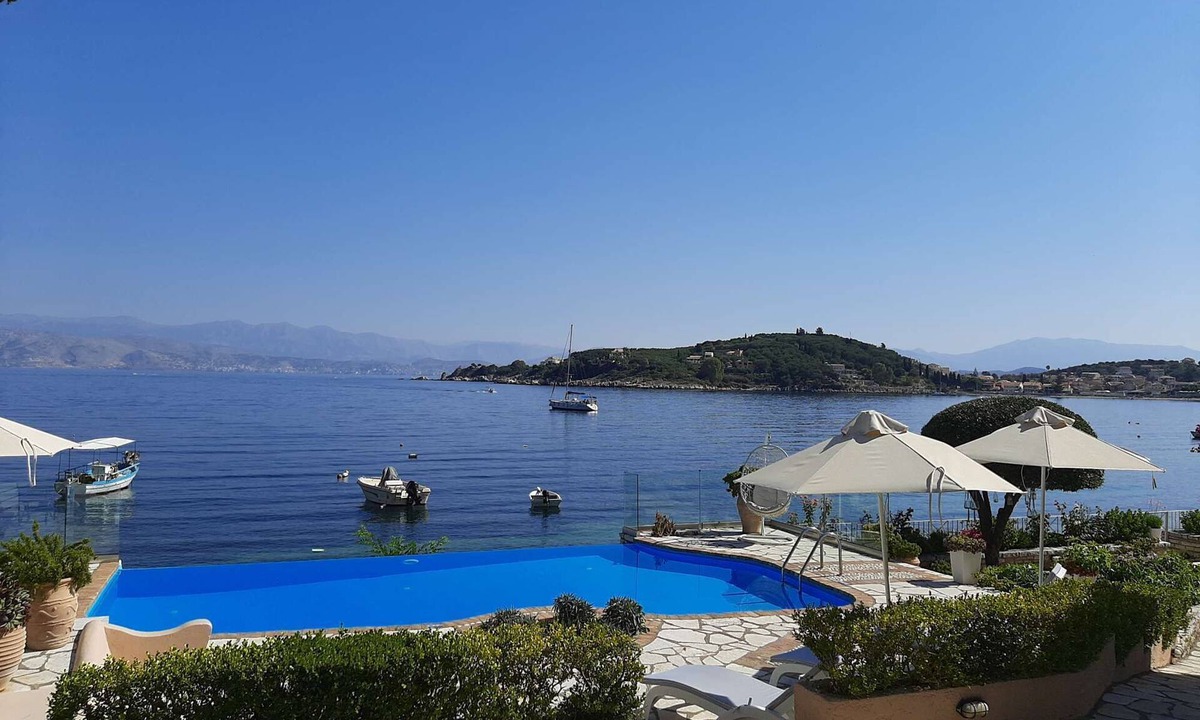 Apraos Villa | Imerolia beach villa in Kassiopi Corfu