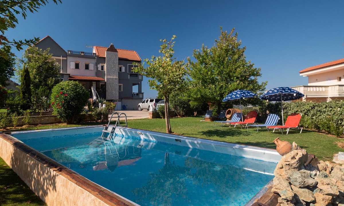 Vatolakkos House | Imposing Holiday Villa with Sauna ,Gym and Mountain View, Chania