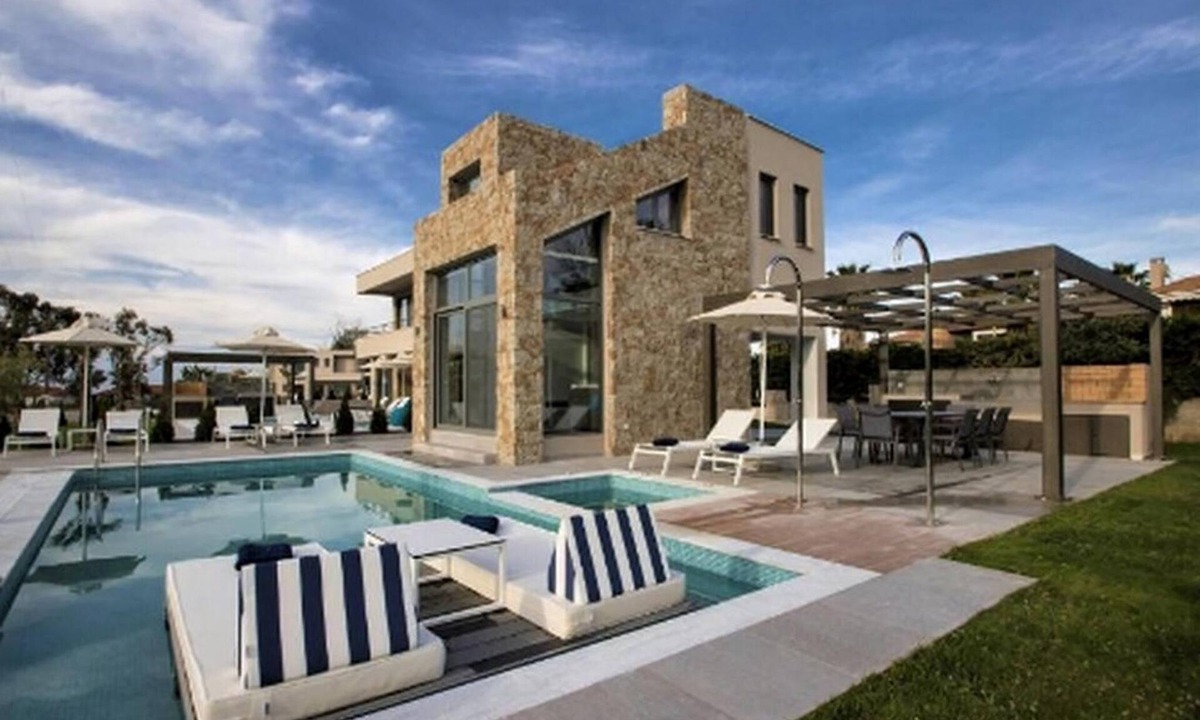 Pefkochori Villa | Incredible Halkidiki Villa | Villa Fredegar | 4 Bedrooms | Spacious